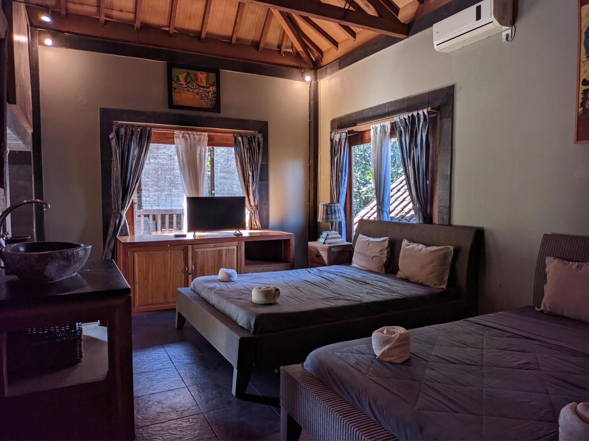 Astuti Gallery Homestay Джокякарта Екстериор снимка