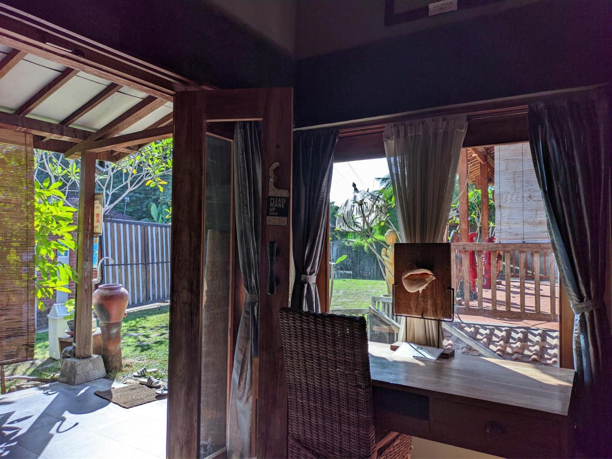 Astuti Gallery Homestay Джокякарта Екстериор снимка