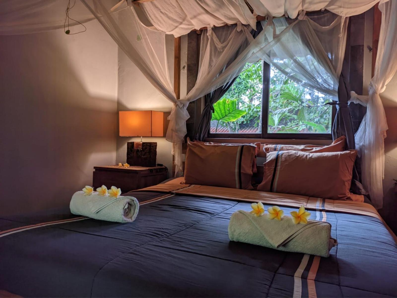 Astuti Gallery Homestay Джокякарта Екстериор снимка