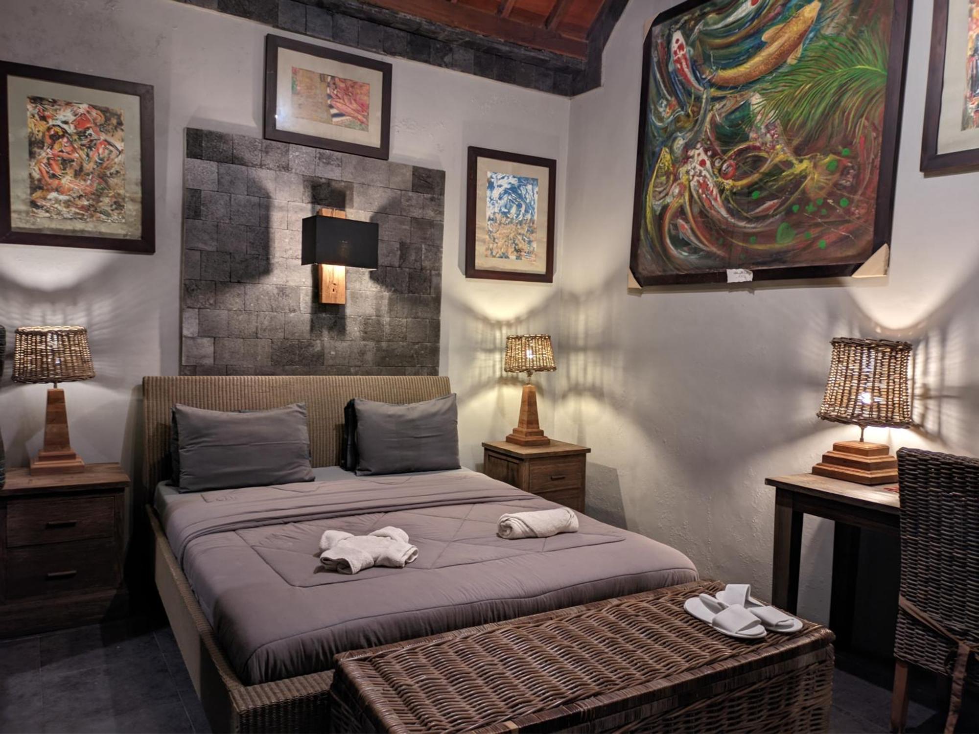 Astuti Gallery Homestay Джокякарта Екстериор снимка