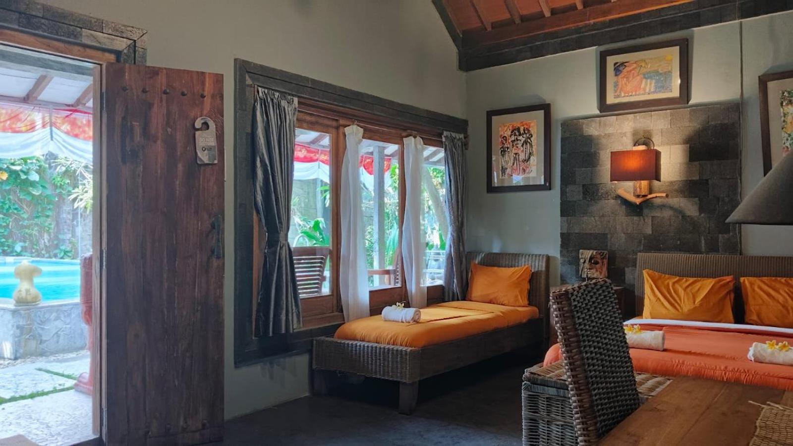 Astuti Gallery Homestay Джокякарта Екстериор снимка