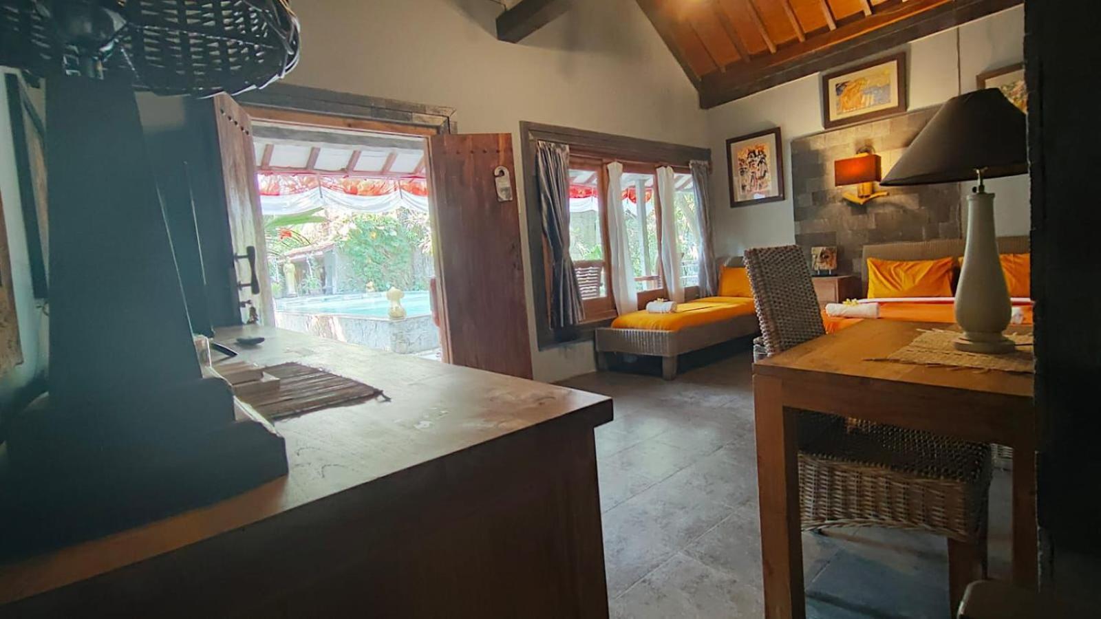 Astuti Gallery Homestay Джокякарта Екстериор снимка